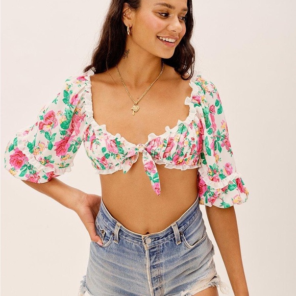 For love and lemons imogen tie top :) 💕 - Picture 3 of 5